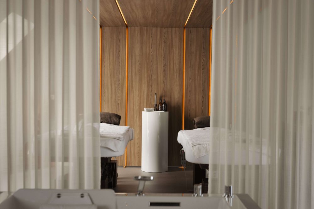 SPA HOTEL luxe paris champs elysées arc de triomphe welness bien-être massage luxe 5 étoiles Terre de Mars palace hammam sauna soin corp visage