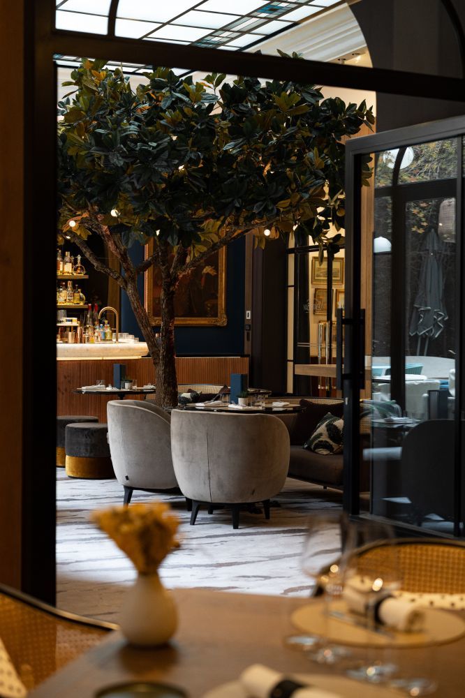 bar luxe cocktails boissons gastronomie Champs élysées Paris 8e Lancaster terrasse